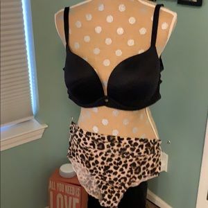 38DD AMBRIELLE bra and L VS panties